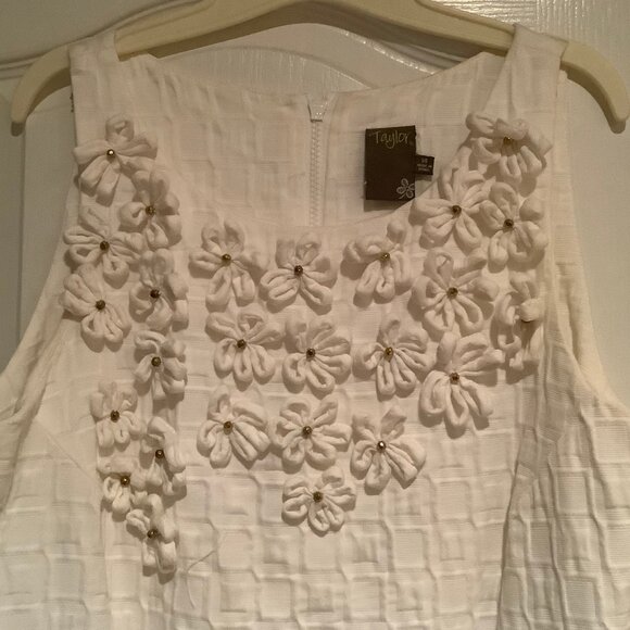 Taylor Sleeveless Dress - Picture 3 of 6